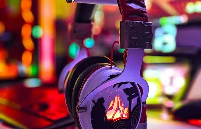 Gaming-Headset mit farbiger Beleuchtung